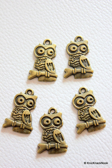 5 x Zinc Alloy Bronze Tone Owl Charm Pendants 15mm x 22mm